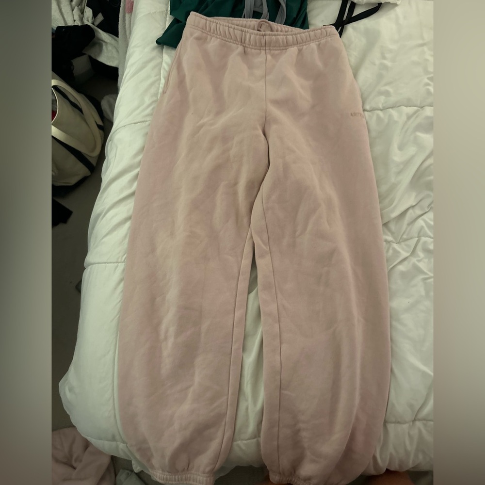Aritzia Cozy sweatfleece bow pink joggers